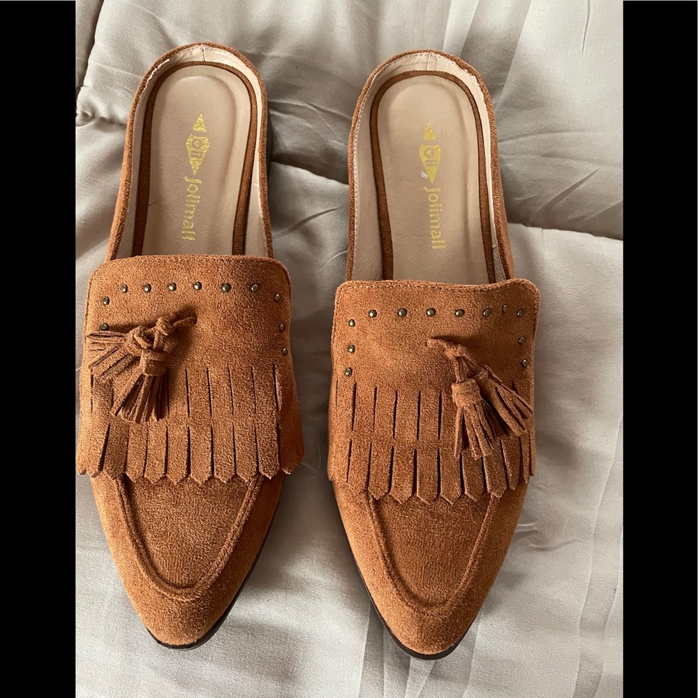 NWT Fun slip-on mules in a beautiful tan color